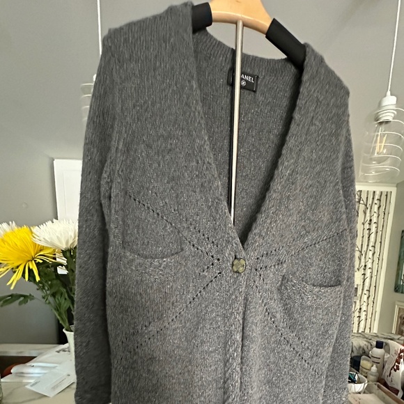 CHANEL KNEE LENGTH GRAY KNIT SWEATER/COAT - Picture 1 of 5